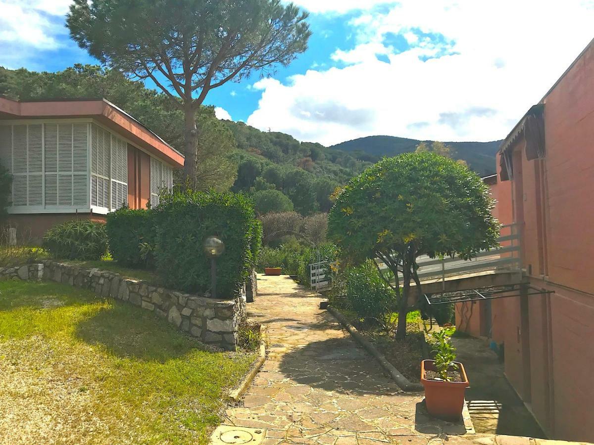 Le 3 Case Di Mia Marciana Marina  Buitenkant foto